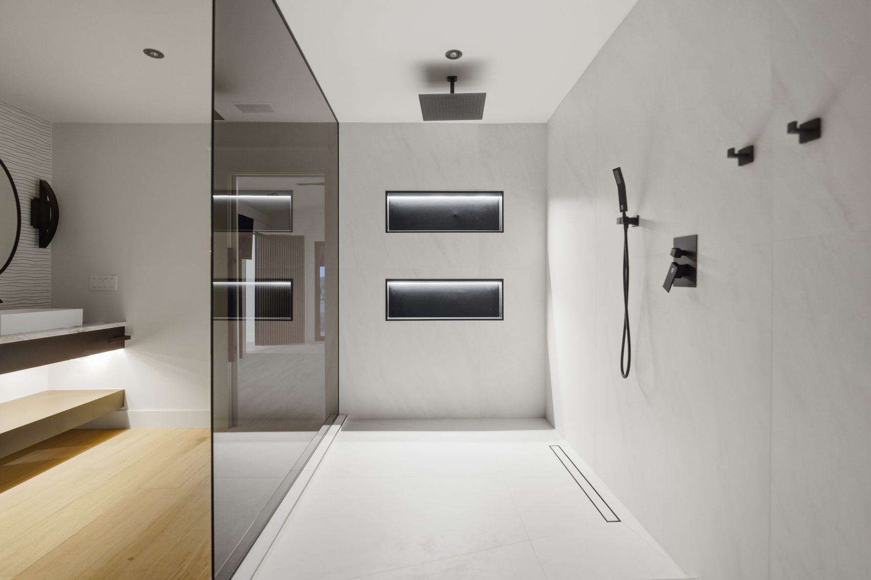 CG Media — Walk-In Shower, For Sale